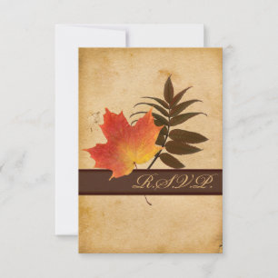 Feuilles d'automne sur papier vieilli Carte de rép