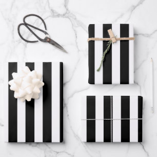 Feuilles de papier à rayures noir et blanc