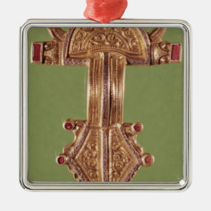 Fibula with heads of birds metal ornament