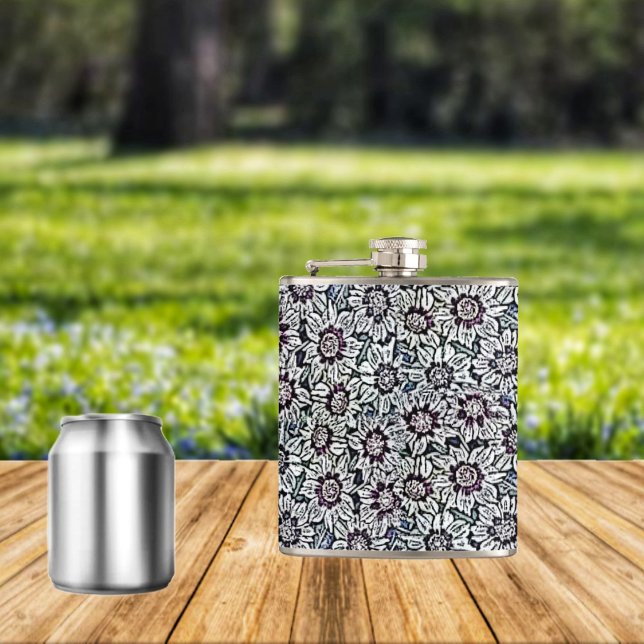 Field Of Daisies Hip Flask (Field Of Daisies Hip Flask, gives a feminine touch to its design!)