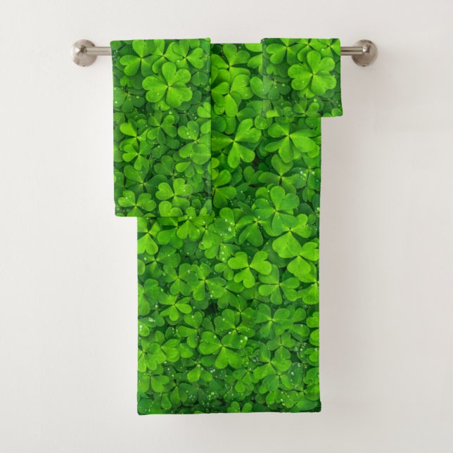 Field of Shamrocks Bath Towel Set (Insitu)