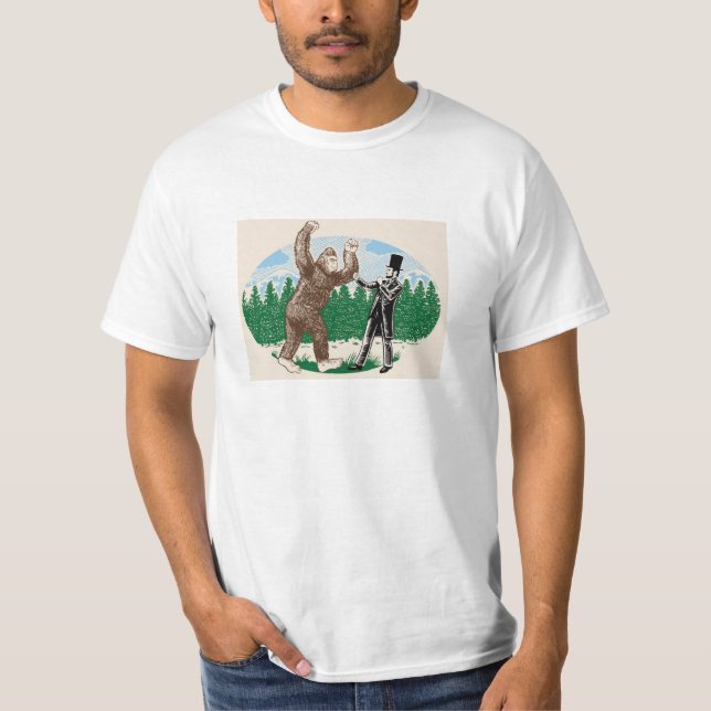 Fighting bigfoot T-Shirt (Front)