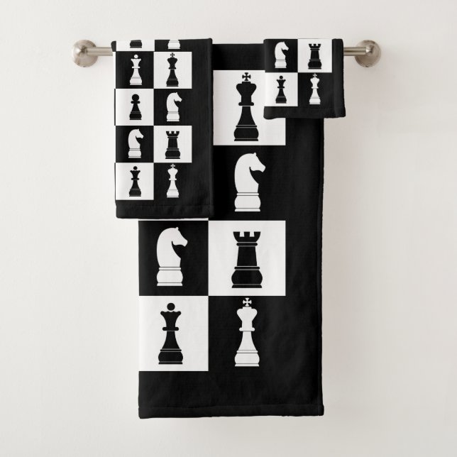 Figures de jeu d'échecs noir et blanc (En situation)