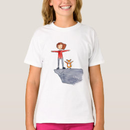 Fille d'ABCs de randonneur sur le T-shirt de roche