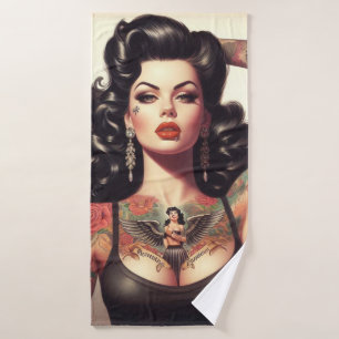 Fille de tatouage de la vieille école