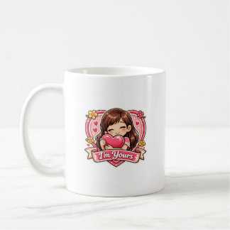 Fille mignonne étreignant un mug à cœur