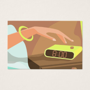 Filles main poussant sur le bouton snooze du révei