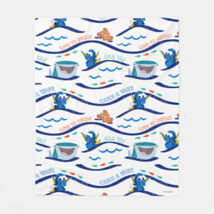 Finding Dory Wave Pattern Fleece Blanket