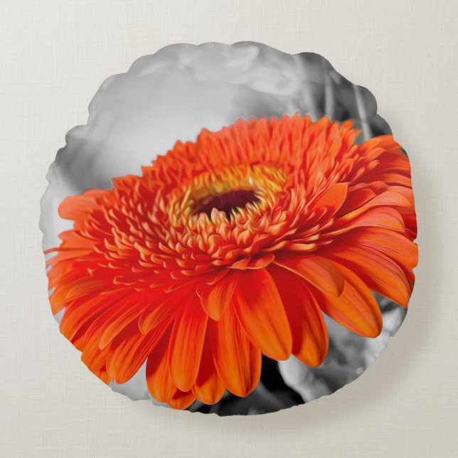 Fire on petals round pillow (Front)