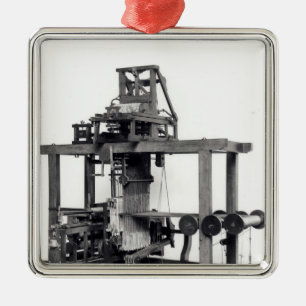 First fully automated loom metal ornament