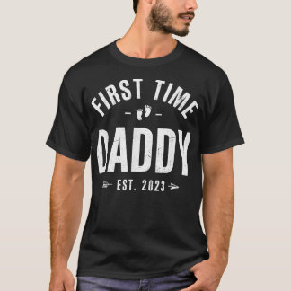 First Time Daddy Est 2023 Happy Fathers Day Men Gi T-Shirt