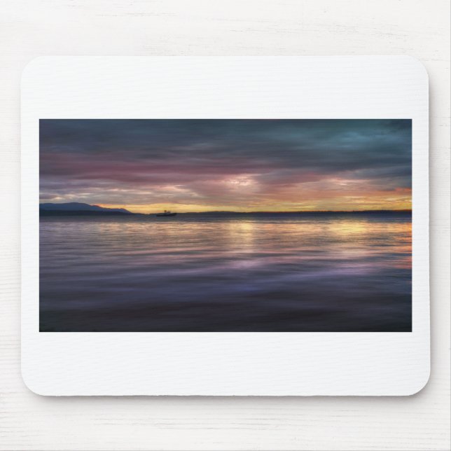 Fisherman returns mouse pad (Front)