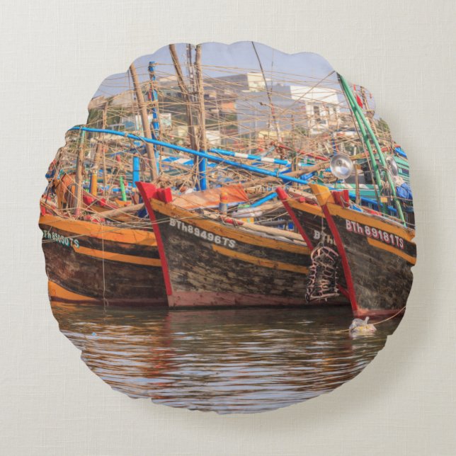 Fishing fleet round pillow (Front)