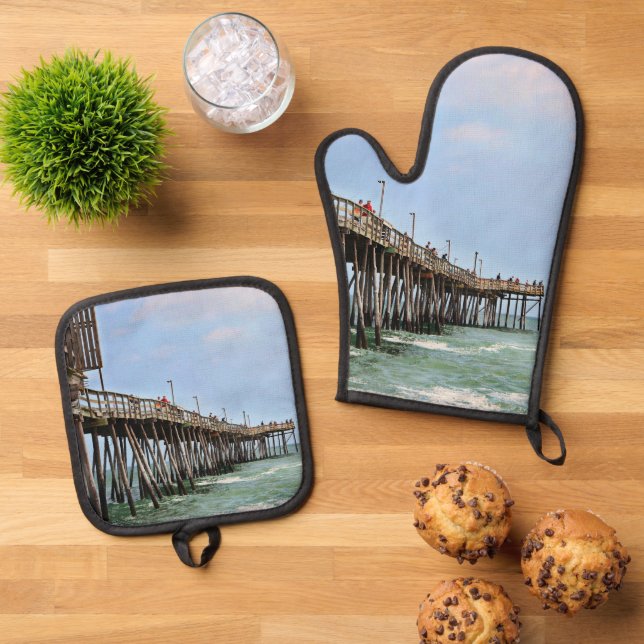 Fishing Pier by Shirley Taylor Oven Mitt & Pot Holder Set (Top Down)