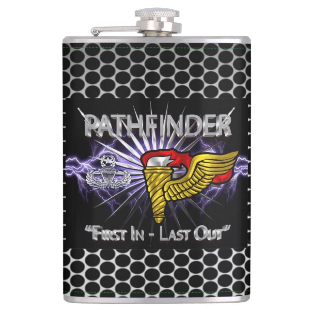 Flasques Badge Pathfinder - "Premier En Dernier" (Devant)