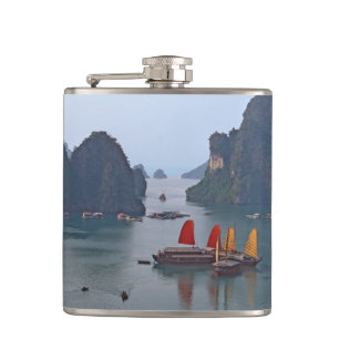 Flasques Bateaux à voile à Ha Long Bay - Vietnam, Asie