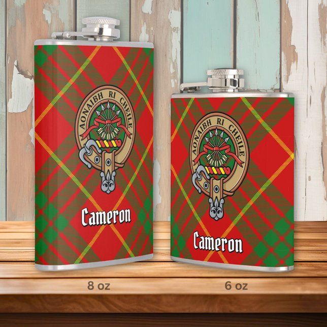 Flasques Clan Cameron Crest sur Tartan (Créateur téléchargé)