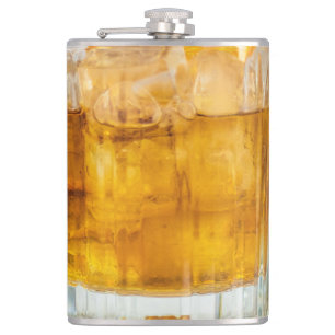 Flasques Cocktail amusant sur le whisky glacé