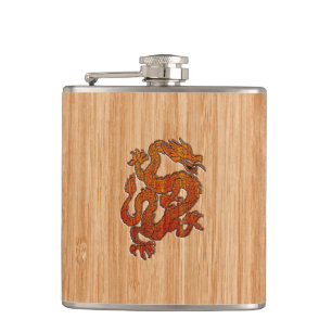 Flasques Dragon oriental rouge sur le style en bambou