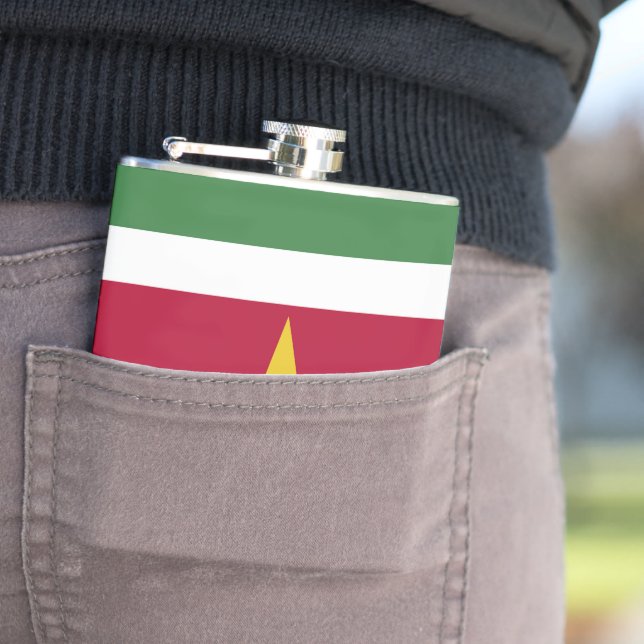 Flasques drapeau du Suriname (En situation)