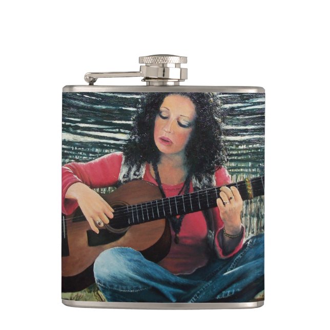 Flasques Femme Jouant De La Musique Avec Guitare Acoustique (Devant)