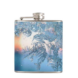 Flasques Lumière d'hiver à travers un verre à cristaux de g