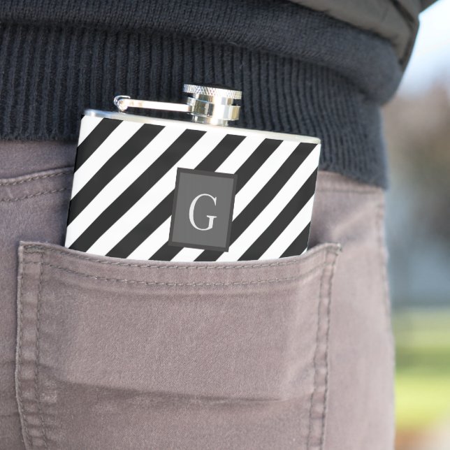 Flasques Monogramme Groomsman Best Man Black White Stripe (En situation)