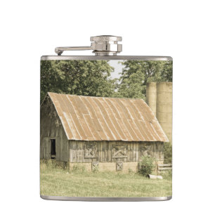 Flasques Strafford Mo Barn Antique