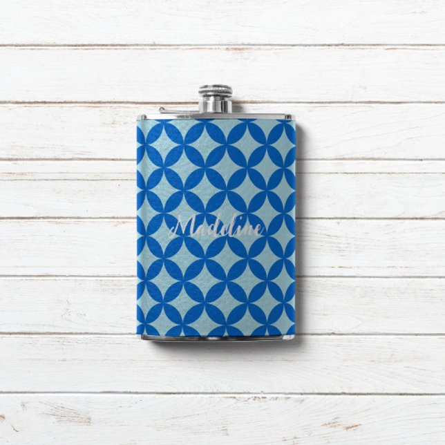 Flasques Tuile d'été avec cercles azurés sur le bleu bébé (Summer tile with azure circles on baby blue flask)