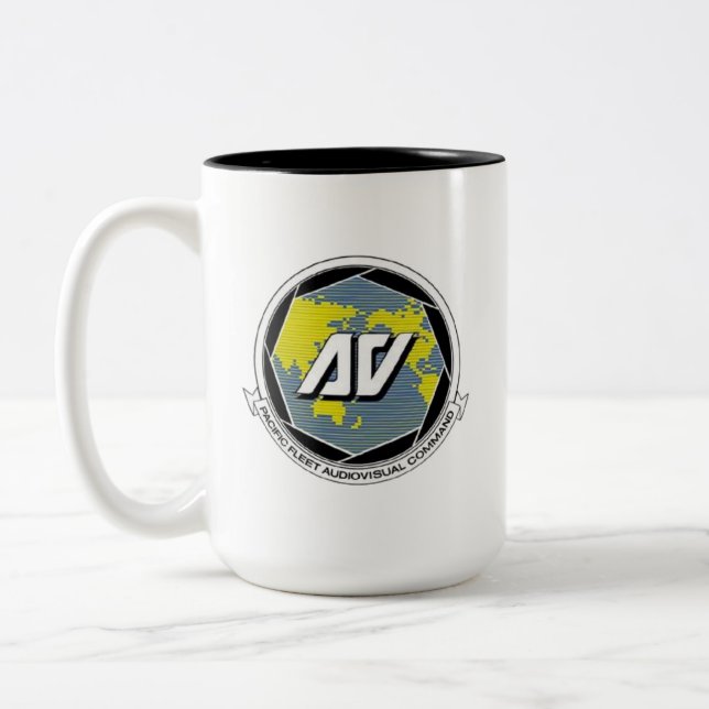 Fleet Audio Visual Command Pacific et COMCAM Mug (Gauche)