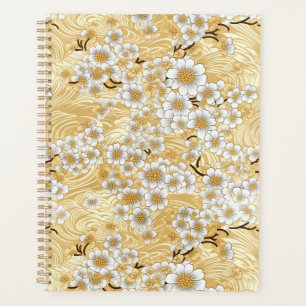 Fleur blanche sur les persiennes d'or
