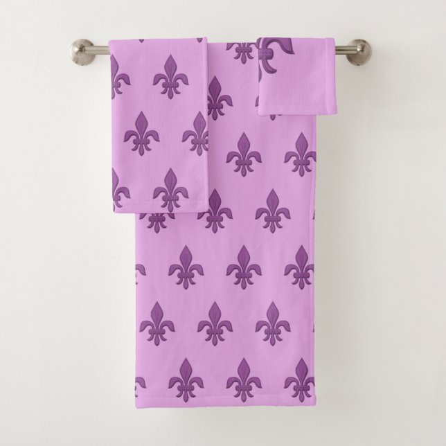Fleur de Lis in Violet Purple on Lavender Bath Towel Set (Insitu)