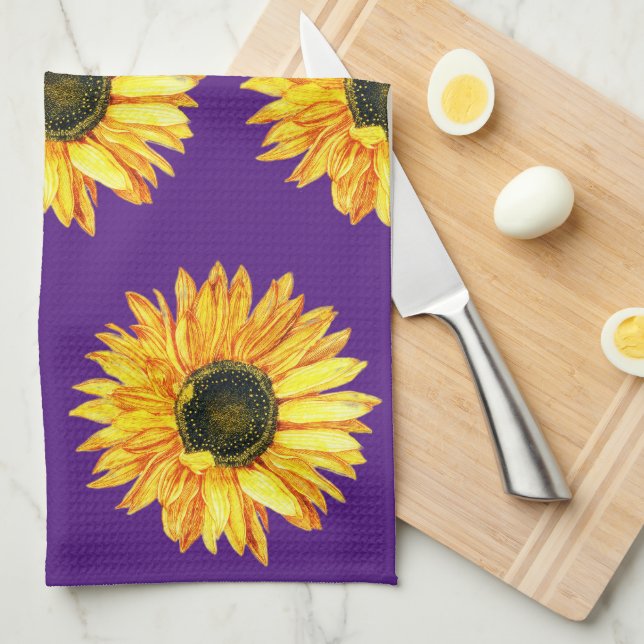 Fleur de tournesol sur serviette de cuisine violet (Quart Plié)