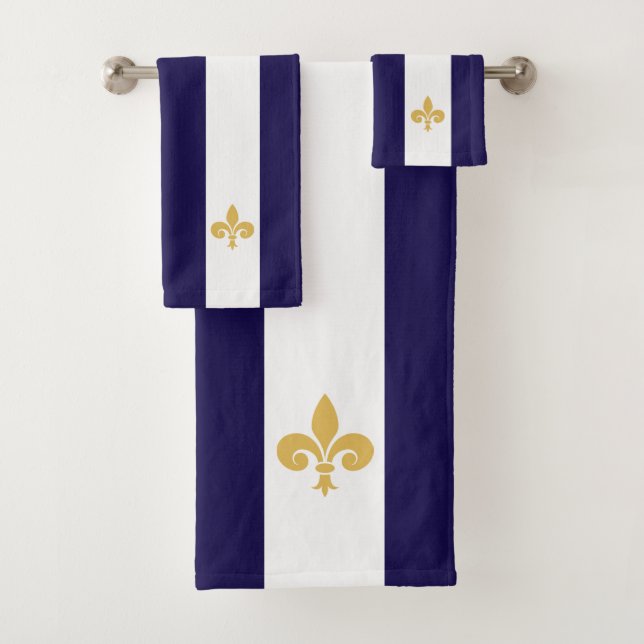 Fleur d'or sur bleu marine et blanc rayé (En situation)