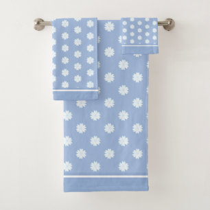 Fleurs cardiaques sur bleu clair