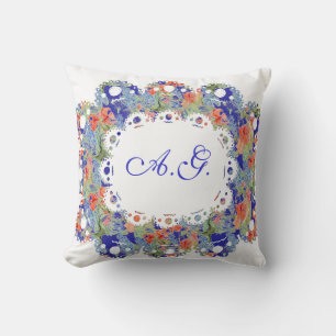 Fleurs, dentelle et Coussin monogramme