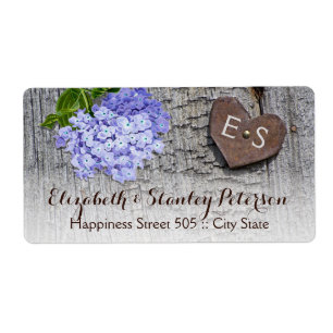 Fleurs d'hydrangée bleue et coeur sur bois mariage