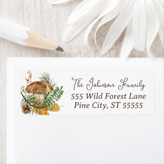 Fleurs Feuilles de Pinecone de champignons rustiqu (En situation)