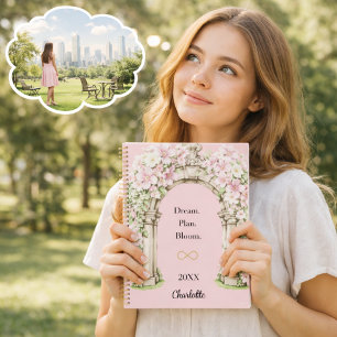 Fleurs roses en arche citation inspirante 2027