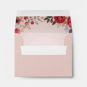 Fleurs sur carte de réponse en enveloppe rose