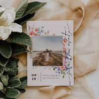 Flirty Floral Meadow | Summer Wedding Photo