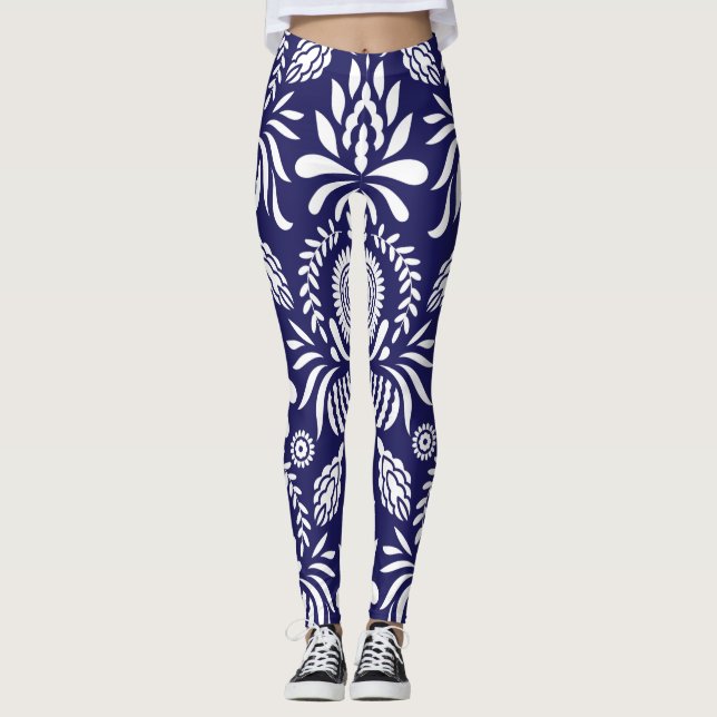 Floral And Glamour Seamless Pattern So Cute  Leggings (Front)