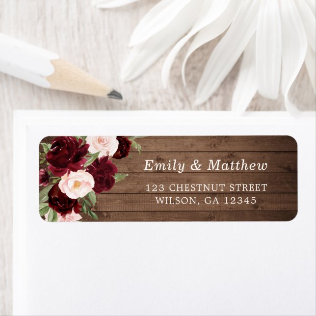 Floral Bourgogne Blush Bois rustique Mariage roman (En situation)