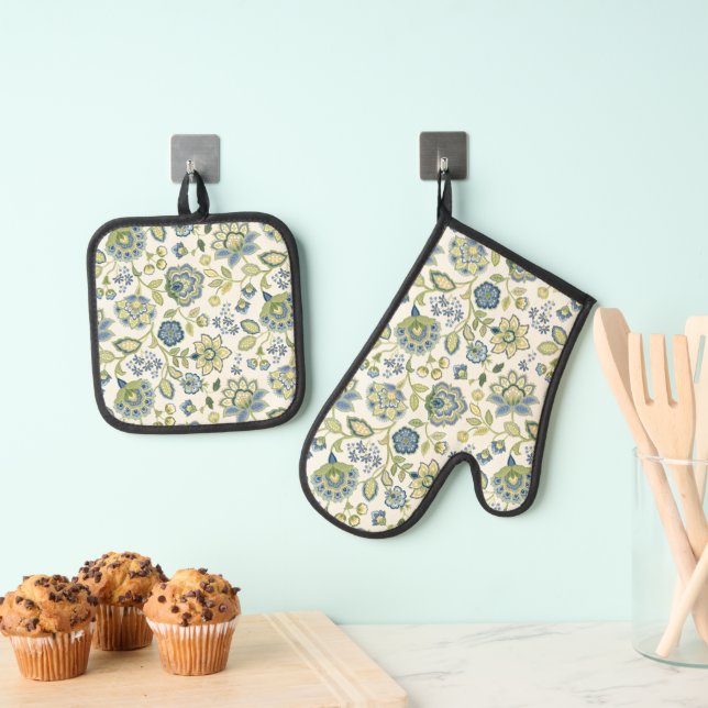 Floral Elegance Oven Mitt & Pot Holder Set (Insitu(Hanging))