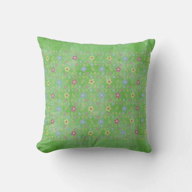 Floral Pattern Throw Pillow (Front)