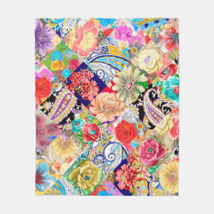 Floral seamless pattern blooming white flowers Bot Fleece Blanket