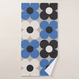 Floral seamless pattern design. Scandinavian style Bath Towel