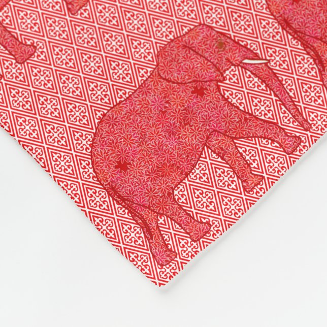 Flower elephant - deep red and coral fleece blanket (Corner)