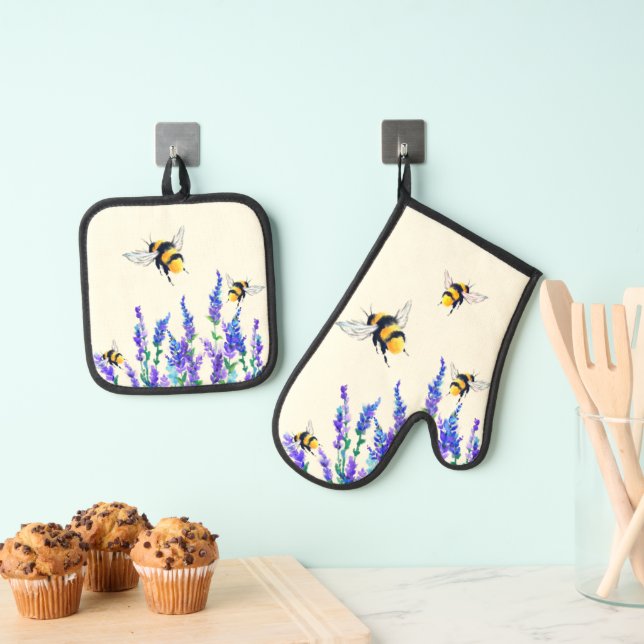 Flowers and Flying Bees Oven Mitt & Pot Holder Set (Insitu(Hanging))