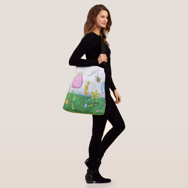 flowers bee drawing crossbody bag (On Model)